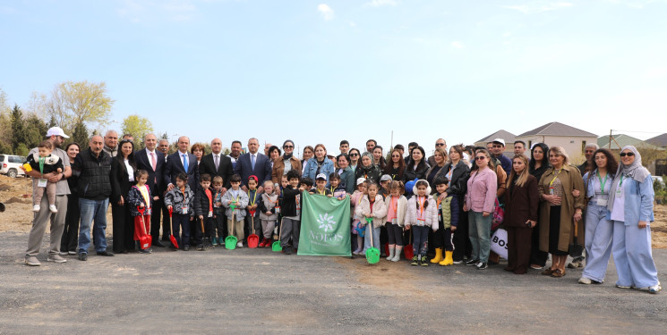 Ətraf mühitin qorunması və yaşıllıq zonalarının genişləndirilməsi məqsədilə Suraxanı rayonu, Bahar yaşayış sahəsində ağacəkmə aksiyası təşkil olunub