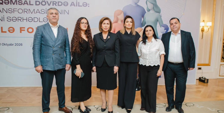 Ailə, Qadın və Uşaq Problemləri üzrə Dövlət Komitəsinin təşkilatçılığı ilə “Rəqəmsal dövrdə ailə: transformasiyanın yeni sərhədləri” mövzusunda keçirirlən I Ailə Forumunda Suraxanı rayonunun da nümunəvi ailələri iştirak ediblər