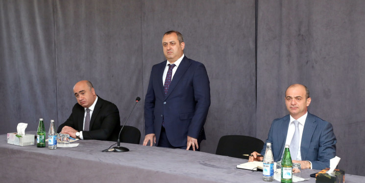 Suraxanı Rayon İcra Hakimiyyətinin başçısı Adil Əliyevin vətəndaşlarla növbəti səyyar görüşü iyunun 3-də Qaraçuxur qəsəbəsində yerləşən 275 saylı tam orta ümumtəhsil məktəbində keçirilib