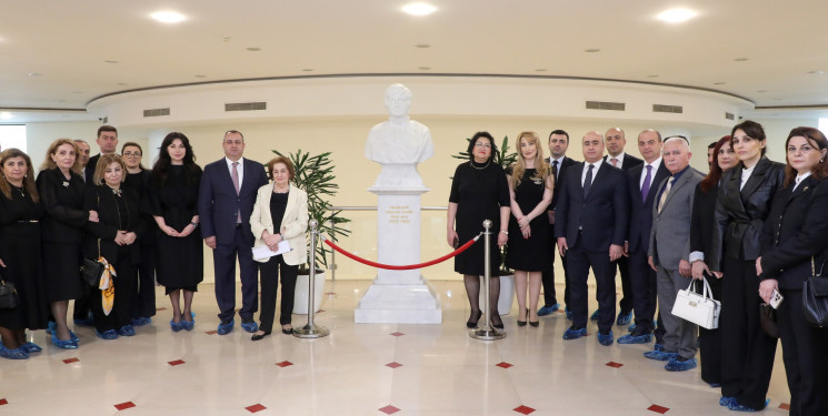 Suraxanıda Zərifə xanım Əliyevanın xatirəsi anılıb