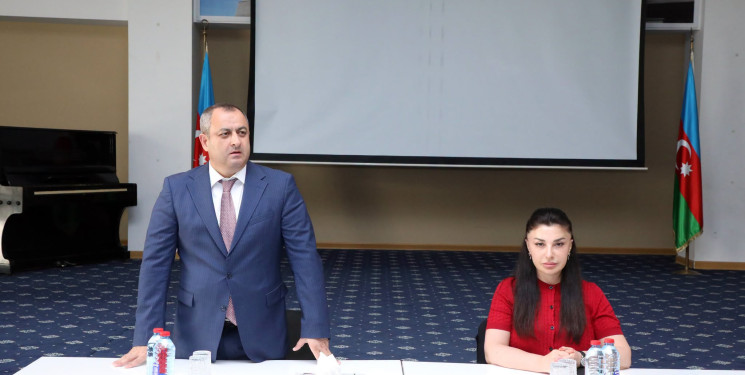 Suraxanı Rayon İcra Hakimiyyətinin başçısı Adil Əliyevin vətəndaşlarla növbəti səyyar görüşü iyulun 8-də Bülbülə qəsəbəsində yerləşən 327 saylı tam orta ümumtəhsil məktəbində keçirilib.